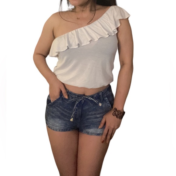 3 for $15 🌸Cute One Shoulder Top - Picture 1 of 3